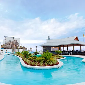 Express & Panama Beachfront By Ihg Panama Stadt